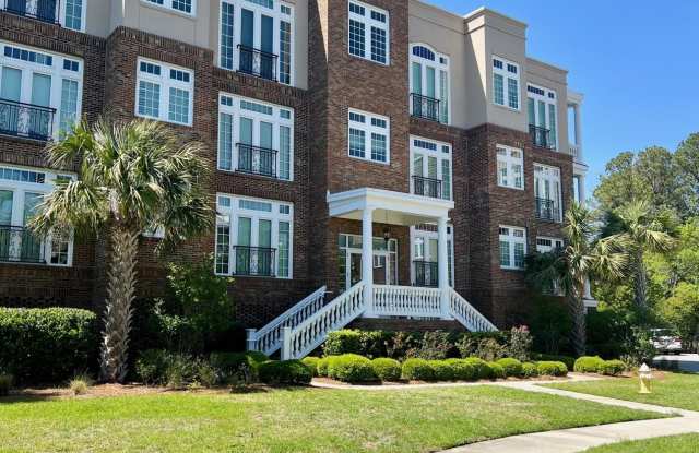 144 Fairbanks Oak Alley