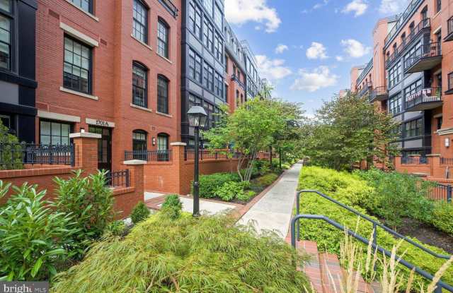Photo of 1701 16TH STREET N