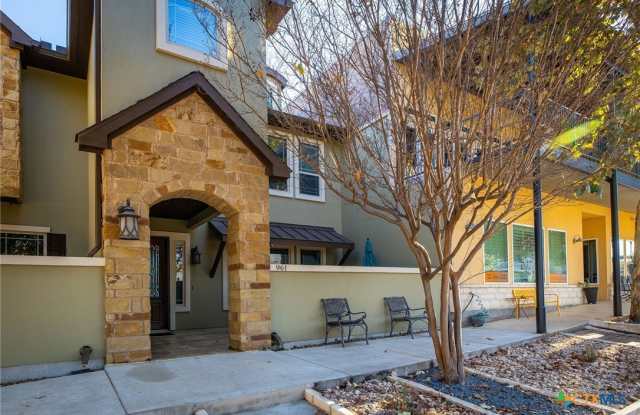 961 N Academy Avenue