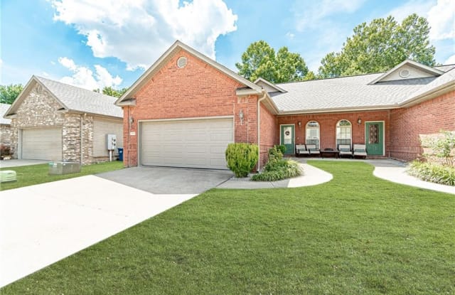 1519 Belle Royal  CIR - 1519 NW Belle Royal Ct, Bentonville, AR 72712