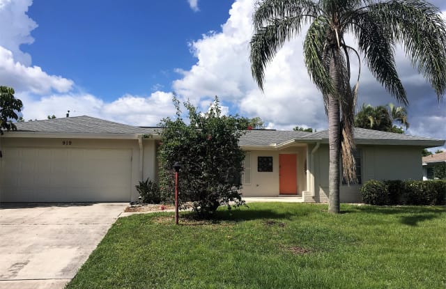 919 Southeast 29th Terrace - 919 Southeast 29th Terrace, Cape Coral, FL 33904