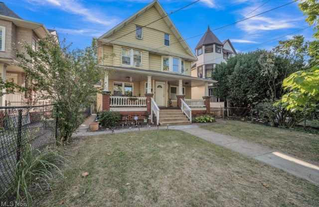 Photo of 1457 W 114th