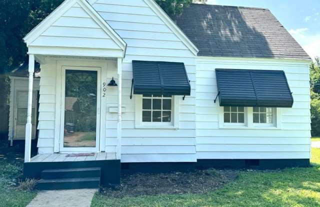 2 Bedroom 1 Bath with Hardwoods for Rent