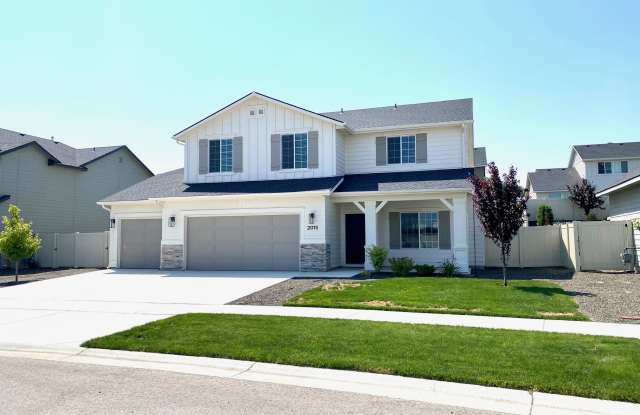 2015 West Wood Chip Street