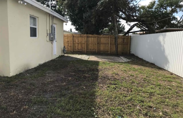 2310 N 67th Ave - 2310 N 67th Ave, Hollywood, FL 33024