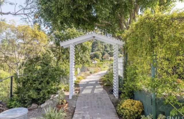 49 Hitching Post Drive