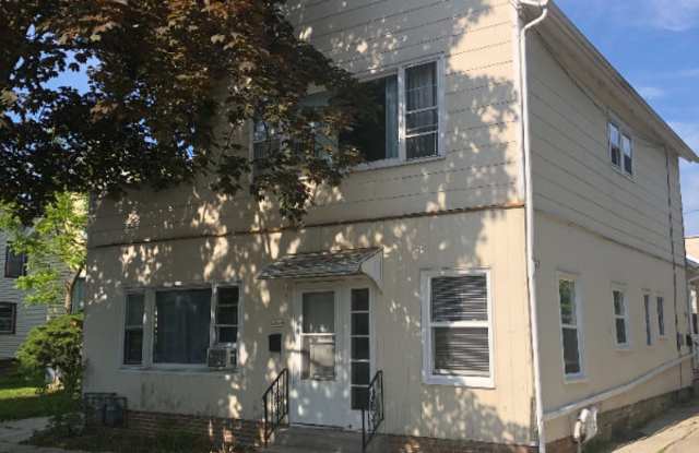 2122 N 12th St. Apt #3
