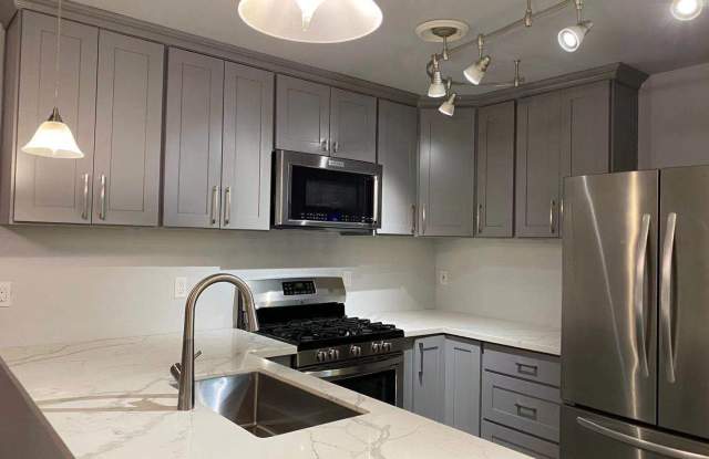 CLICK "REQUEST A TOUR" NOW!