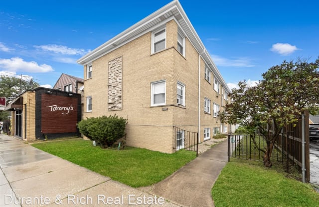 6950 W Higgins 2F - 6950 West Higgins Avenue, Chicago, IL 60656