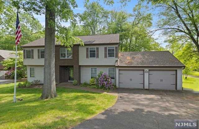 662  Pascack Road