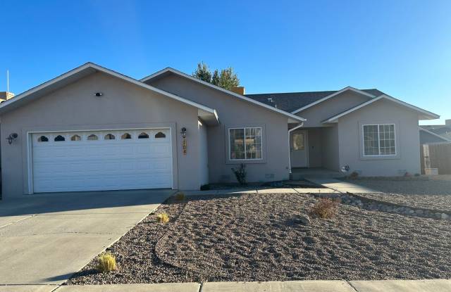 Photo of 3 Bedroom 2 Bathroom Home for rent in Bloomfield