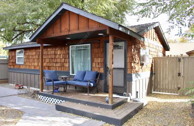 Furnished 1 BR / 1 BA cottage near downtown Redmond and Dry Canyon Trail photos photos