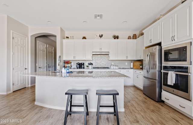 2589 S QUAINTANCE Street