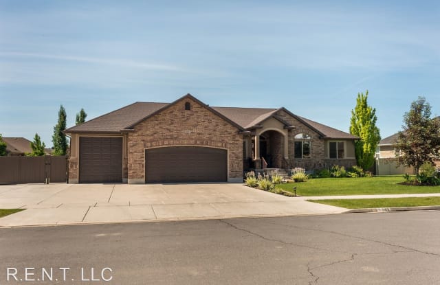 2413 W 975 N - 2413 West 975 North, Layton, UT 84041