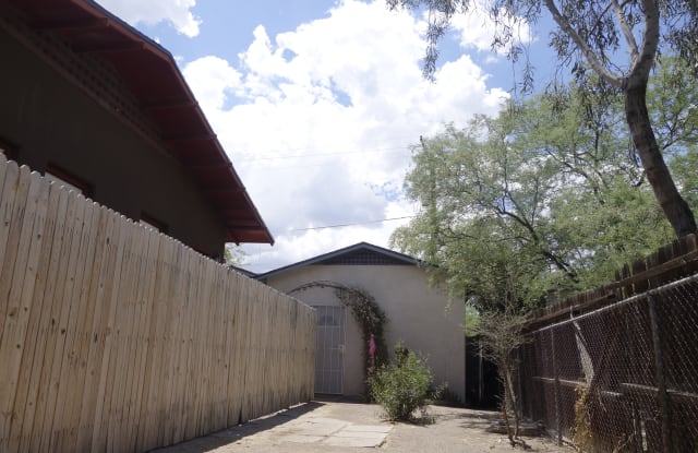 929 N 9th Ave # 2 - 929 North 9th Avenue, Tucson, AZ 85705