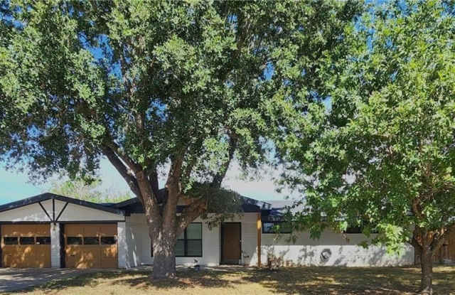 Photo of 1420 S 15th Avenue