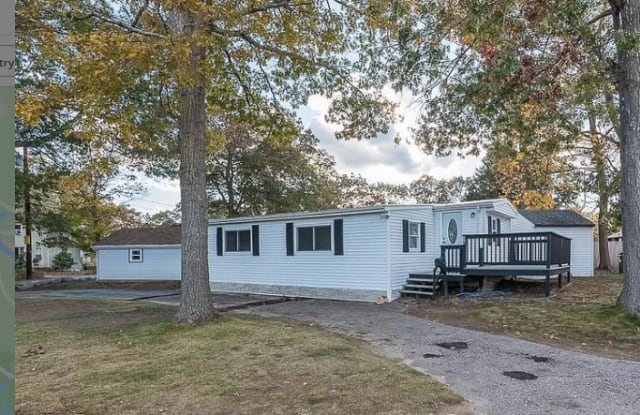 27 Mead St - 27 Mead Street, Kent County, RI 02816