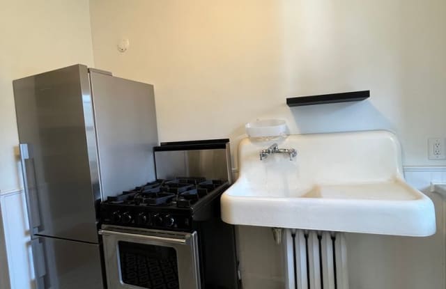 Look at this Spectacular 2 BR and 1 Bath condo in the East Harriet neighborhood-Fiber Cable is included in the rent rate