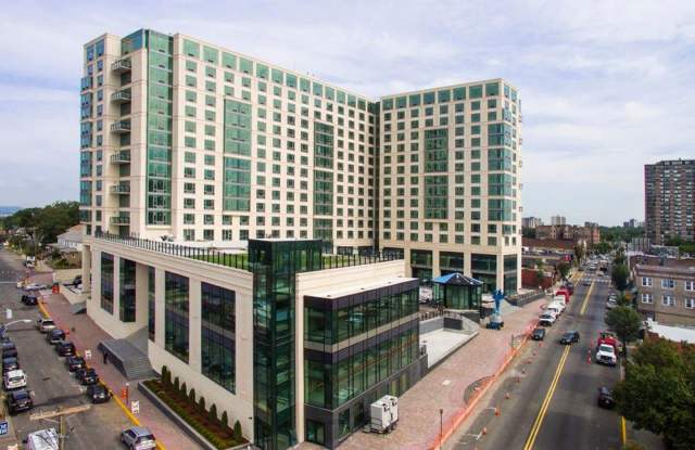 The Centre - Large Luxury Apartments.