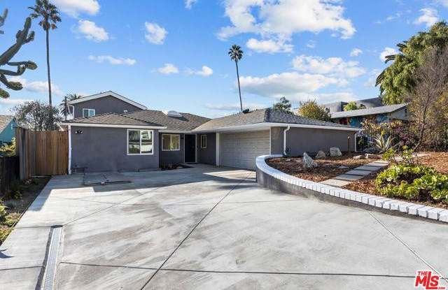 Photo of 3647 Grand View Boulevard