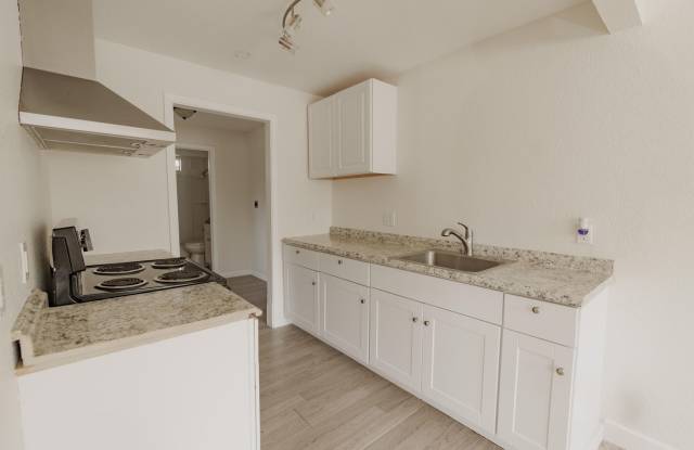 683 - 695 Vermont Avenue, Turlock CA 95380