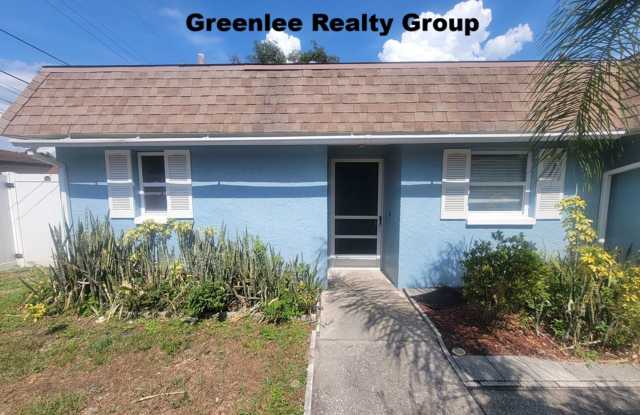 Cute 1/1 Apartment with Tile Floors & Private Patio!!