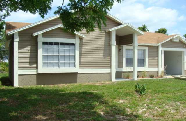 Deltona 2 bedroom home