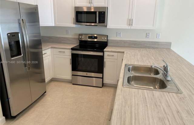 11379 W 34th Way, Hialeah, FL 33018