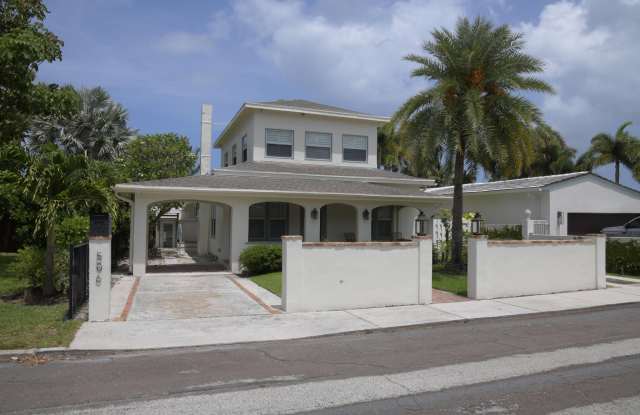 506 N Lakeside Drive