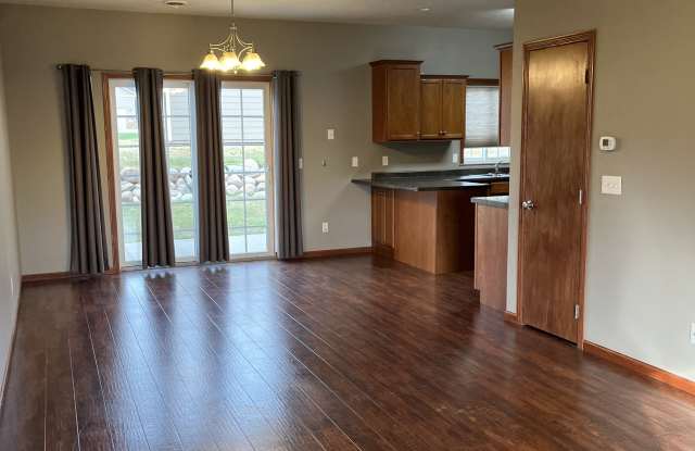 Photo of 1501 N Grove Place