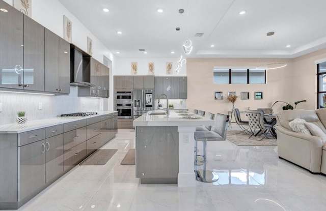 5320 Saint Armands Way, Westlake, FL 33470