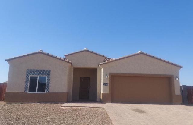 BEAUTIFUL HOME IN ARIZONA CITY!!