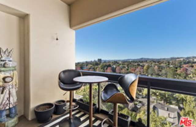 Photo of 10445 Wilshire Boulevard