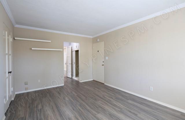 Charming Vintage One Bedroom in Prime Bankers Hill Location