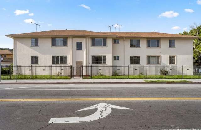 4320 Santa Rosalia Dr.