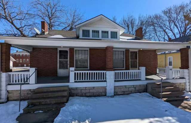 302 South Green Street - 1