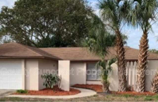 669 16th Ln