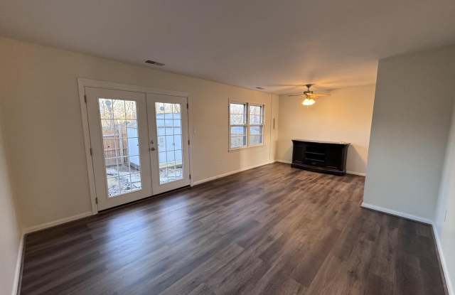 12335 WOODLAWN COURT