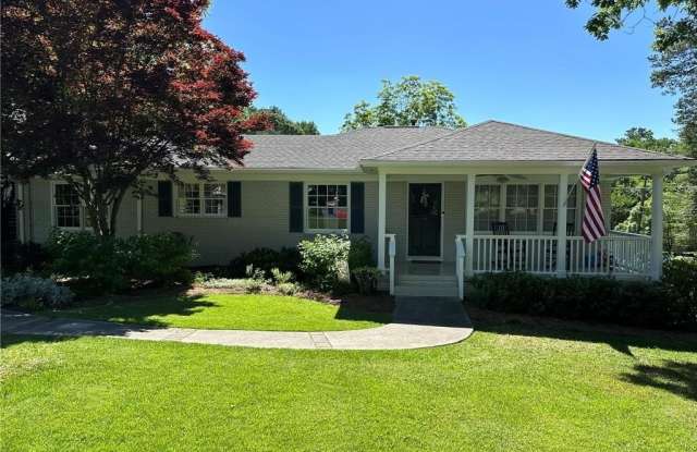 2497 Thompson Road NE
