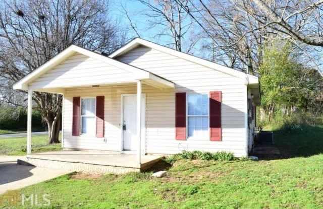 NEWNAN- 141 West Washington St 3 Bedroom 2 Bath