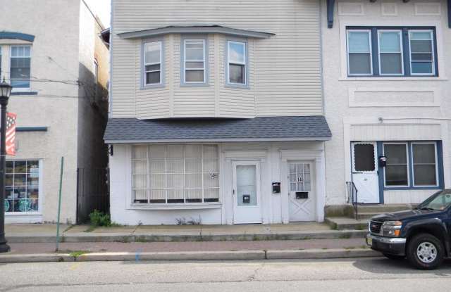 14 W HIGH STREET