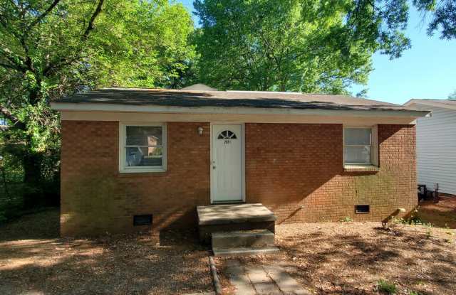 4 Bedroom 2 Bathroom House - 2021 Textile Drive, Greensboro, NC 27405