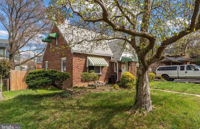 715 N GEORGE MASON Drive