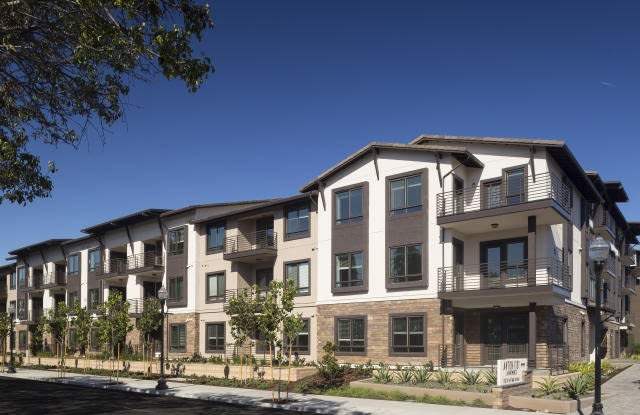 1101 N Fair Oaks Ave Unit E32