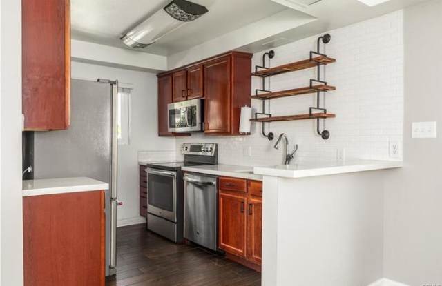 1828 Rosebrook Lane