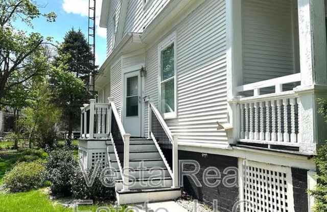 1211 E Jefferson St.