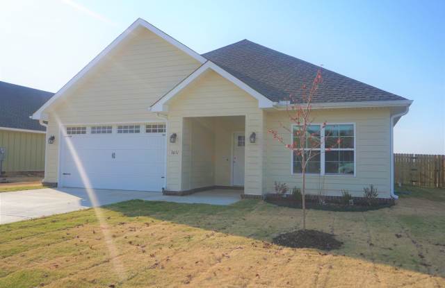 3 Bedroom, 2 Bath Home with Privacy Fence located in Valley View MAY 2025