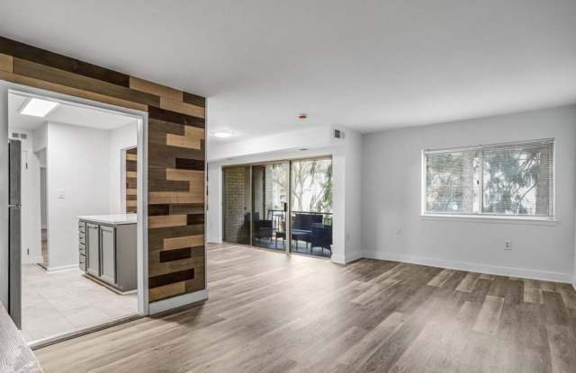 Charming 2BR Condo in Rockville