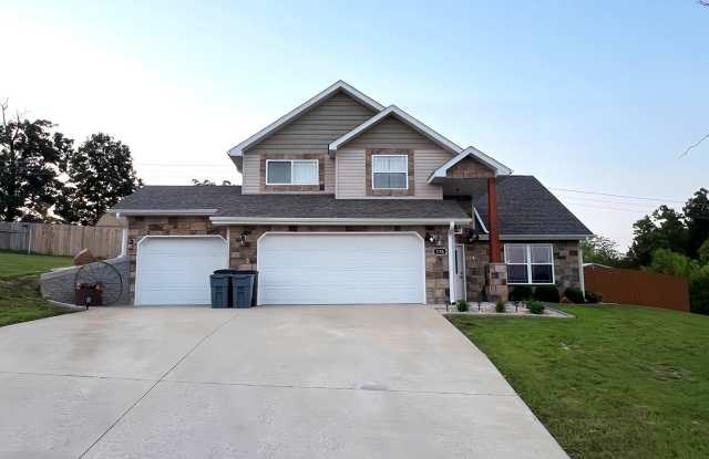 Beautiful home close to Post!