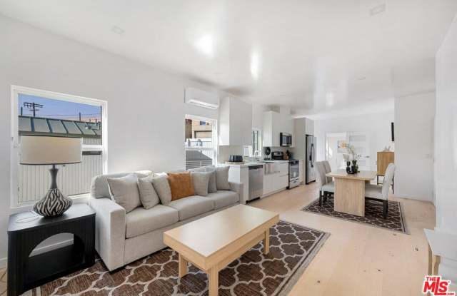 Photo of 117 W Channel Rd unit: 115